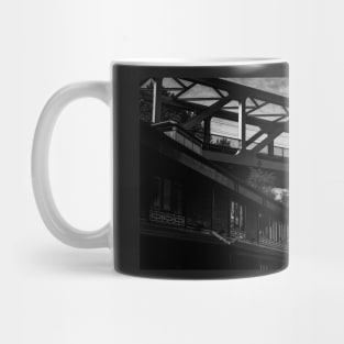 Monochrome Queen Elizabeth II Bridge Mug